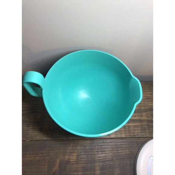 Pampered Chef Aqua Blue Mixing Bowl W/Handle No Slip Bottom Dishwasher Safe - Picture 4 of 5